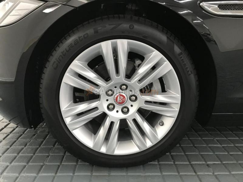 Jaguar XF 2.0D I4 132KW PRESTIGE AUTO 180 4P