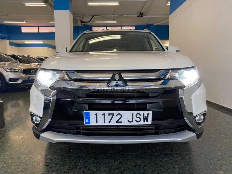 Mitsubishi Outlander 220D AUTO KAITEKI AWD 7 PLAZAS 