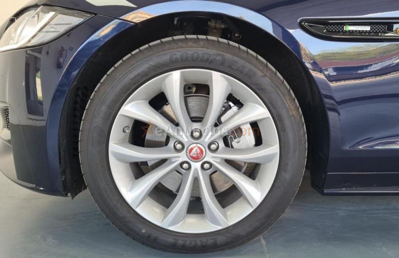 Jaguar XF 2.0 I4 184KW R-SPORT AUTO 250 4P