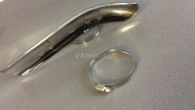 protector de escape curvo y cromado para motos