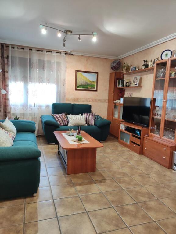 CHALET PAREADO EN URBANIZACIÓN SALAMANCA