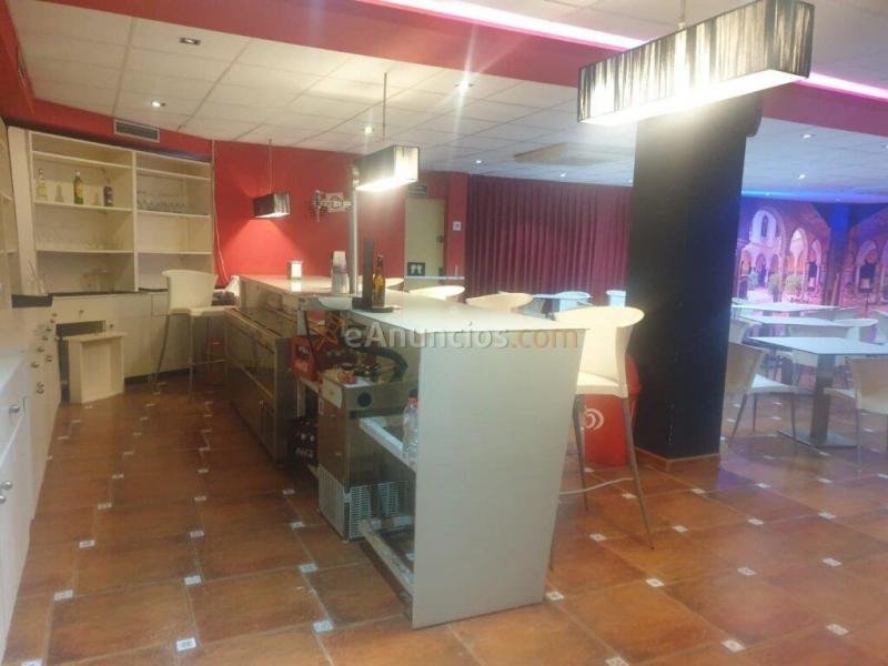 Local  Salón de fiestas en ZONA TURISTICA -