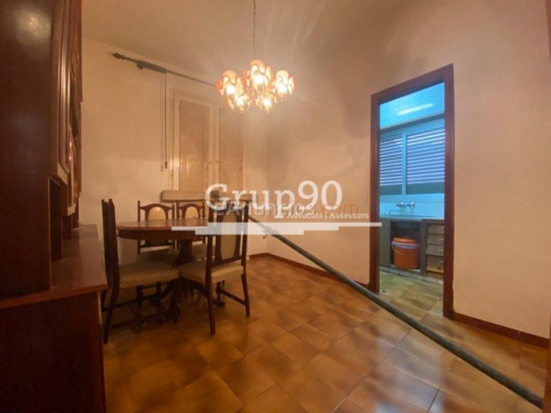 Casa esquinera en el centro de Remolins