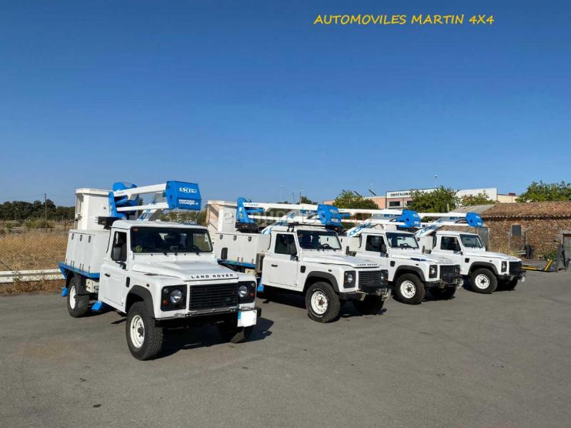 Land-Rover Defender 130 TD4 CESTA ELEVADORA 