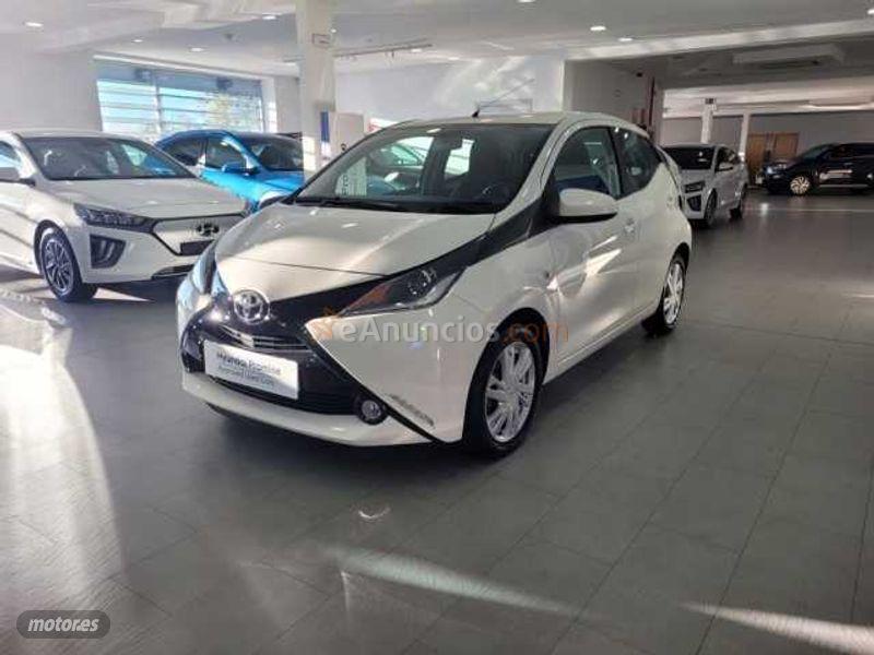 Toyota Aygo 1.0 VVT-i x-play de 2018 con 50.495 Km por 8.500 EUR. en Madrid
