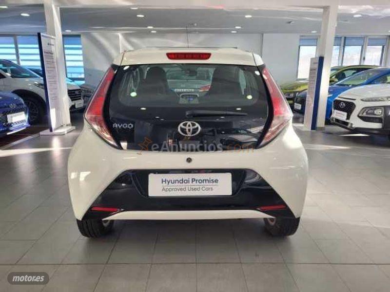 Toyota Aygo 1.0 VVT-i x-play de 2018 con 50.495 Km por 8.500 EUR. en Madrid