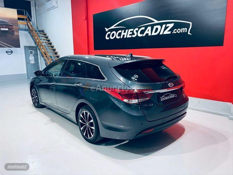 Hyundai i40 CW 1.7 CRDi 85kW 115CV BlueDrive Link de 2017 con 110.000 Km por 13.900 EUR. en Cadiz
