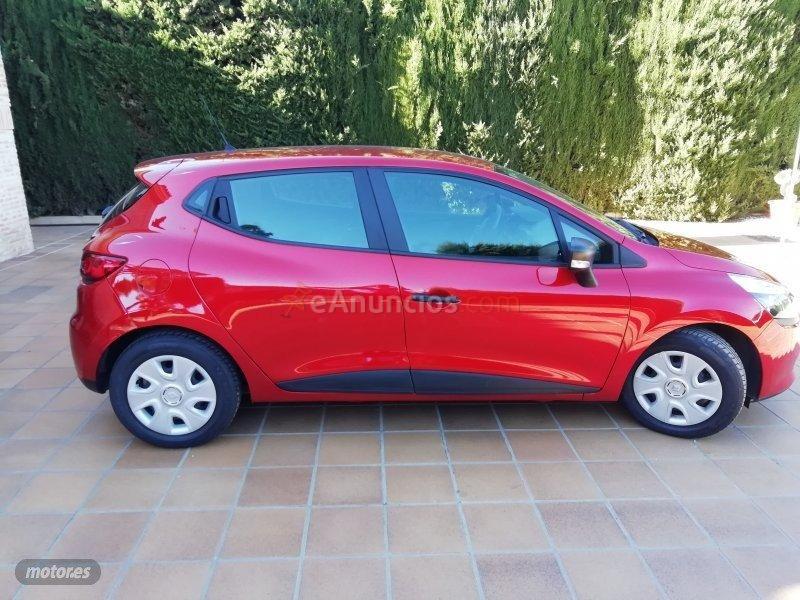 Renault Clio Authentique  1.2  16v 75CV de 2013 con 46.600 Km por 7.800 EUR. en Ciudad Real