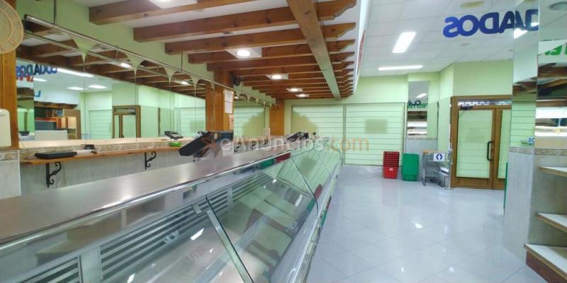 Tienda de alimentación o mercado en Torrelavega