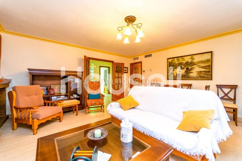 Chalet en venta de 210 m en Calle Faisanes, 03111 Busot (Alacant)