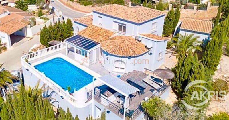 ESTUPENDO CHALET CON  BONITAS VISTAS AL MAR