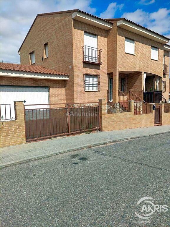 Fantastico Chalet en la Urbanizacion de Valparaiso, Toledo