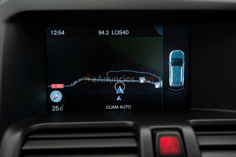 Volvo XC-60 2.0 D3 R-DESIGN 150CV MOMENTUM 