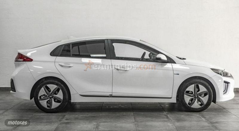 Hyundai Ioniq IONIQ FL HEV 5P GDI 1.6 141CV DT KLASSLE de 2021 con 15.000 Km por 21.700 EUR. en Tarragona