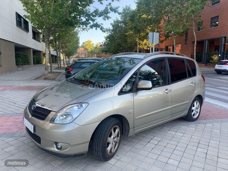 Toyota Corolla Verso 1.8 VVTi Linea Sol de 2003 con 219.811 Km por 3.150 EUR. en Madrid