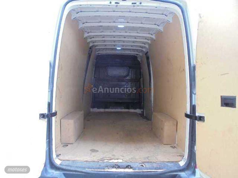 Volkswagen Crafter Furgon Furgon 2.0TDI 35 BM TA L4H3 Sensor de parking trasero + Version fumador de 2018 con 136.325 Km por 24.290 EUR. en Madrid