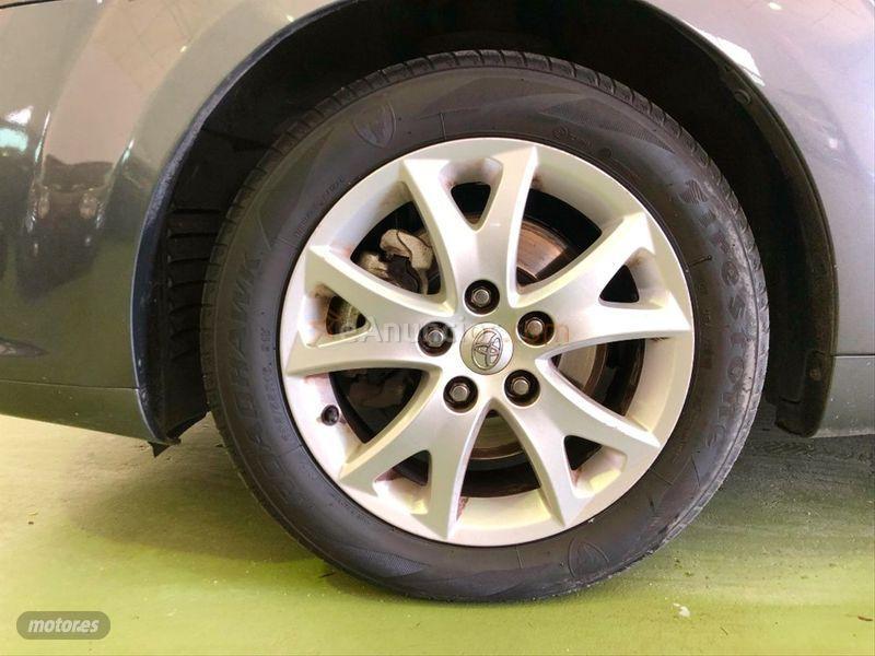 Toyota Corolla Verso 2.2 D4D 136cv Sol de 2008 con 204.000 Km por 4.999 EUR. en Badajoz