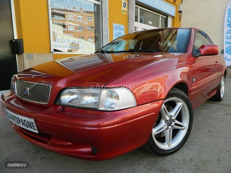 Volvo C 70 2.3 TURBO AUTO de 1998 con 200.000 Km por 2.490 EUR. en Lleida