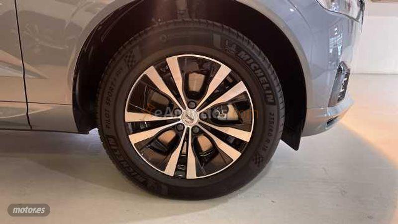 Volvo XC 60 XC60 T6 Twin Recharge R-Design Expression de 2021 con 13.000 Km por 50.900 EUR. en Madrid