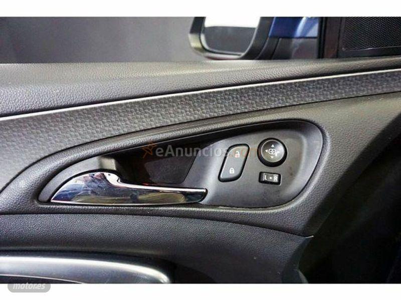 Opel Insignia ST 1.6CDTI S&S Selective 120 de 2017 con 41.000 Km por 13.200 EUR. en Madrid