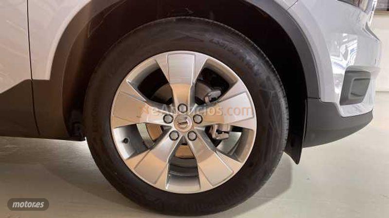 Volvo XC40 XC40 T3 Momentum Pro Automatico de 2021 con 10.000 Km por 36.900 EUR. en Madrid