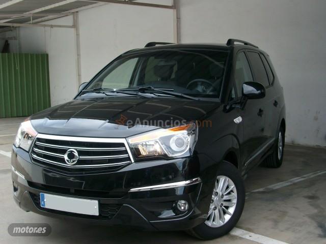Ssangyong Rodius 2.0e-Xdi Premium de 2013 con 8.000 Km por 24.900 EUR. en Alicante