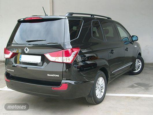 Ssangyong Rodius 2.0e-Xdi Premium de 2013 con 8.000 Km por 24.900 EUR. en Alicante