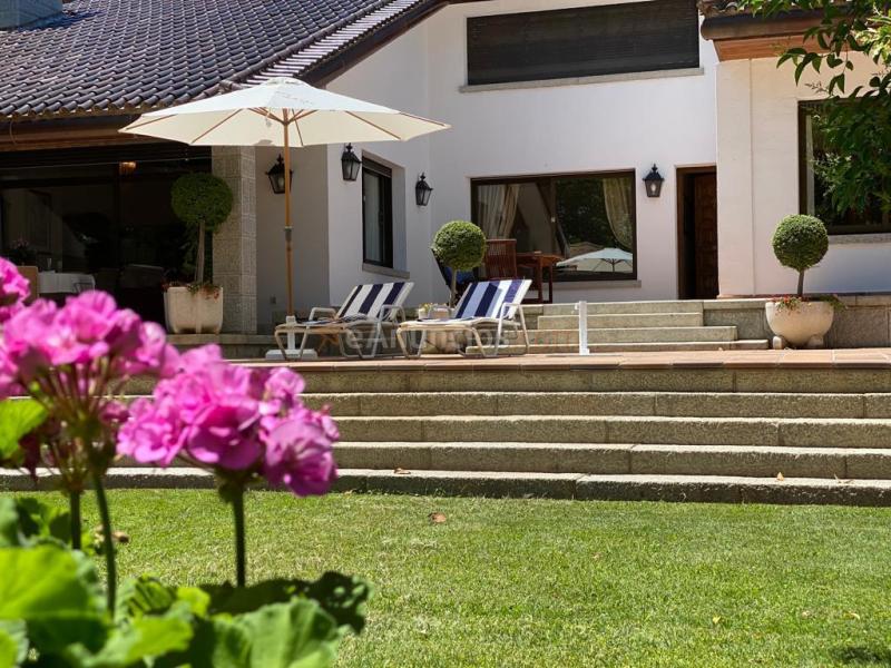 CHALET DE LUJO EN CR. DE MADRID EN PERFECTO ESTADO