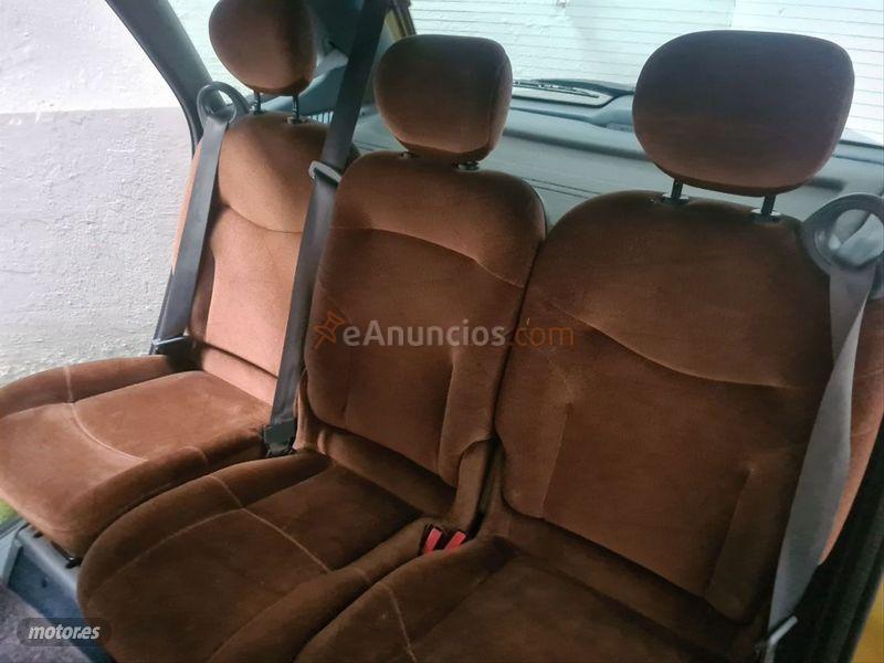 Renault Megane SCENIC RT 1.6 16V de 2000 con 150.000 Km por 1.400 EUR. en Salamanca