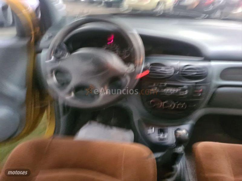 Renault Megane SCENIC RT 1.6 16V de 2000 con 150.000 Km por 1.400 EUR. en Salamanca
