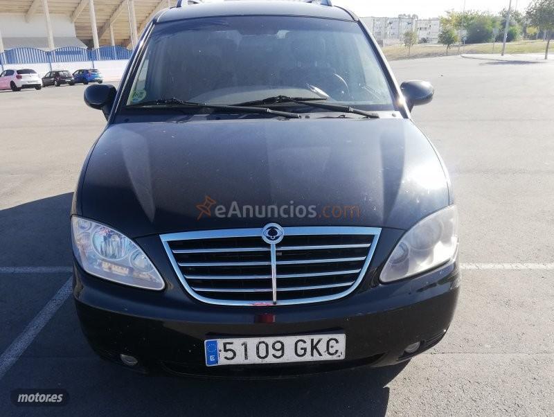 Ssangyong Rodius Premium de 2009 con 208.000 Km por 4.500 EUR. en Cadiz