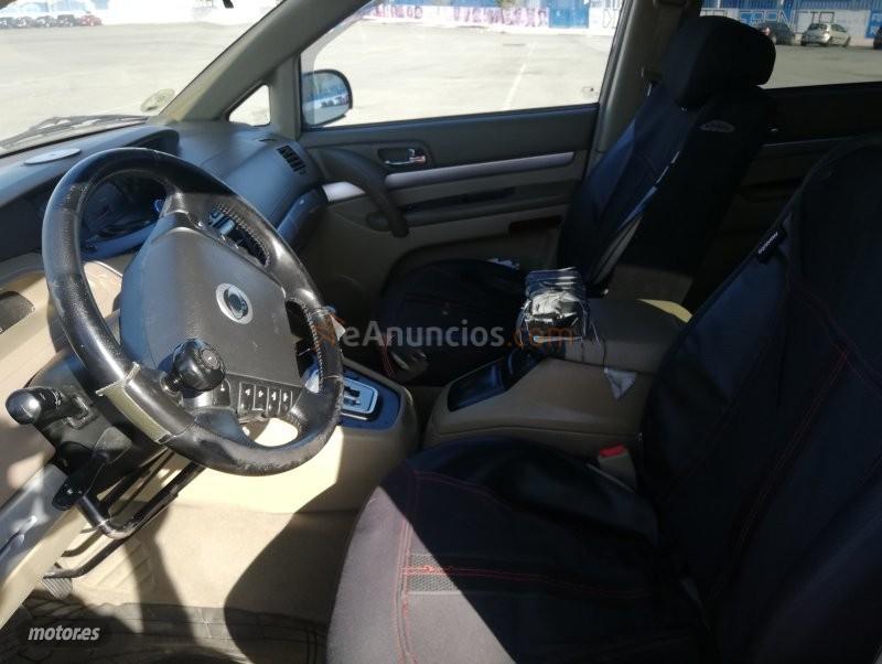 Ssangyong Rodius Premium de 2009 con 208.000 Km por 4.500 EUR. en Cadiz