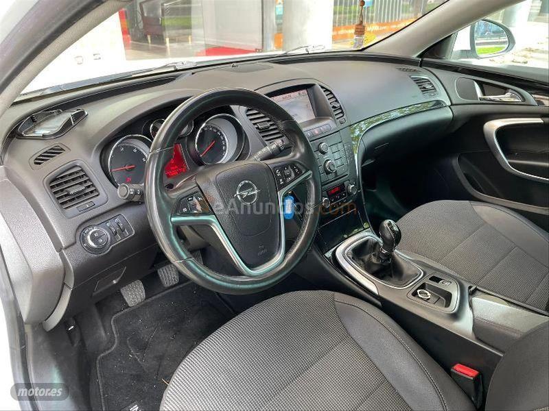 Opel Insignia Sports Tourer 2.0 CDTI SS 130 Selective de 2011 con 110.000 Km por 9.790 EUR. en Barcelona