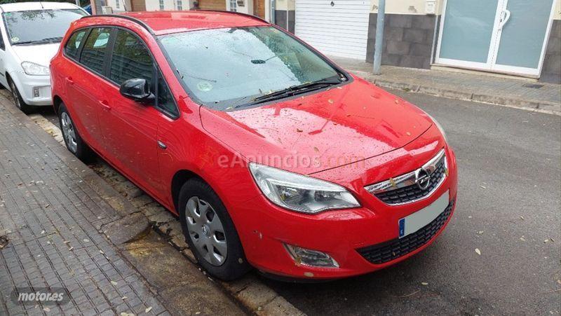 Opel Astra 1.7 CDTi 110 CV Selective ST de 2012 con 220.000 Km por 6.500 EUR. en Barcelona