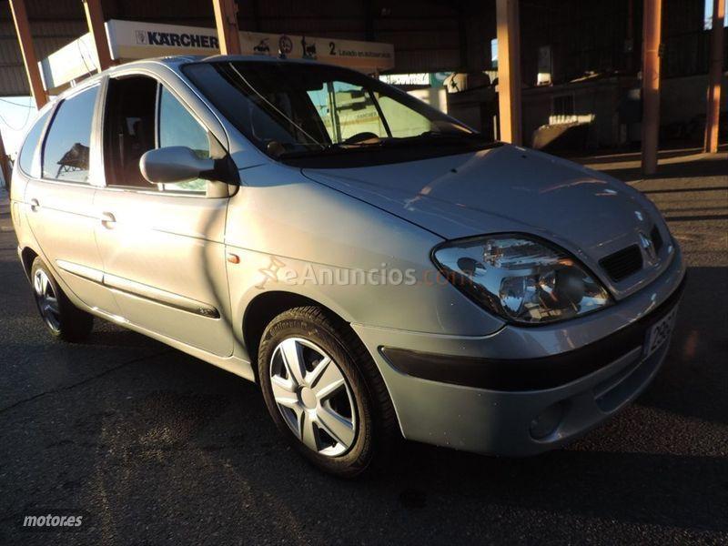 Renault Megane SCENIC EXPRESSION 1.9DCI de 2002 con 204.000 Km por 1.300 EUR. en Badajoz