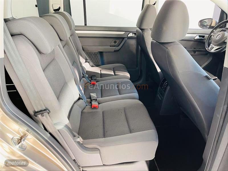 Volkswagen Touran 1.6 TDI 105cv Business de 2014 con 156.535 Km por 13.990 EUR. en Alicante