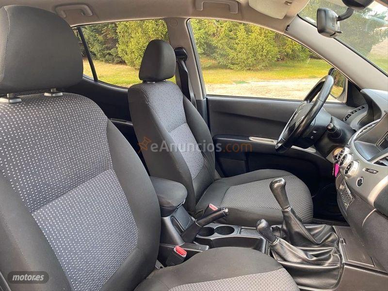 Mitsubishi L 200 2.5 DID Double Cab Motion de 2015 con 148.000 Km por 19.999 EUR. en Madrid