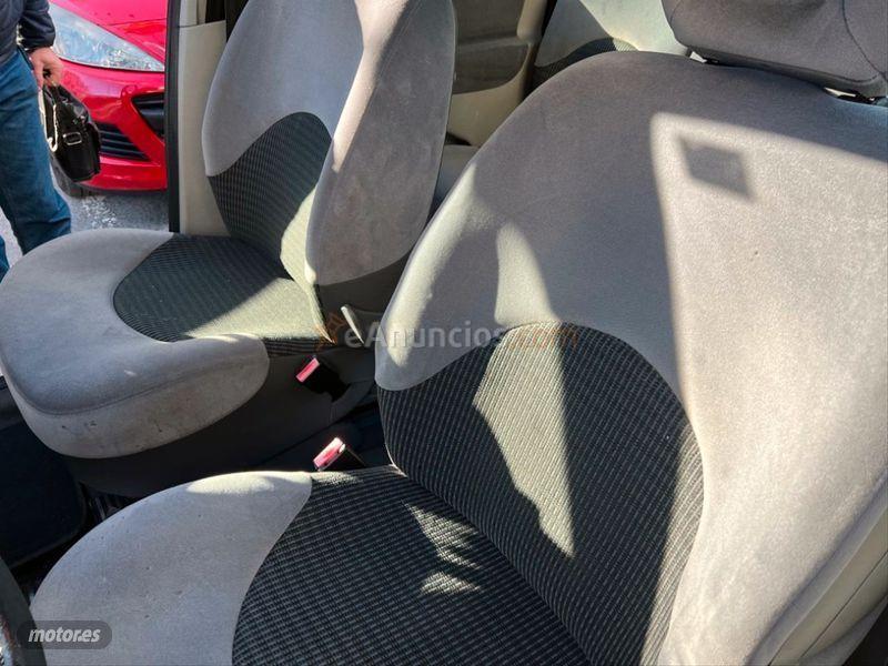 Citroen Xsara Picasso 1.6 HDi 110 Exclusive de 2010 con 270.000 Km por 3.499 EUR. en Madrid