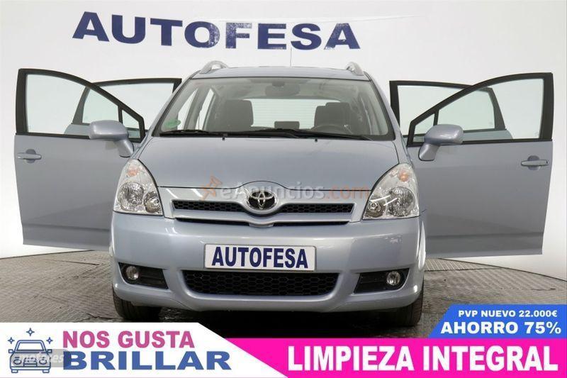 Toyota Corolla Verso 1.8 VVTi Luna de 2006 con 135.290 Km por 5.450 EUR. en Madrid