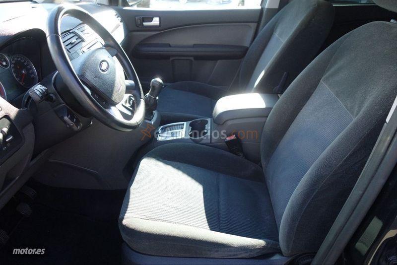 Ford Focus C-Max 2.0 Ghia de 2005 con 152.104 Km por 3.500 EUR. en Valencia