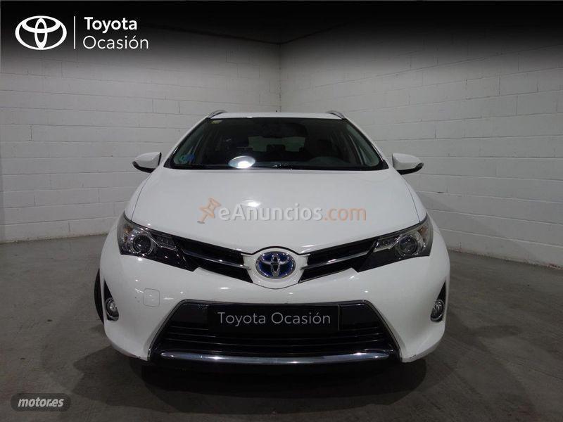 Toyota Auris 1.8 140H Active Touring Sports de 2016 con 111.610 Km por 13.500 EUR. en Madrid