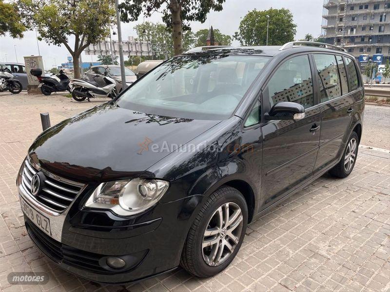 Volkswagen Touran 2.0 TDI 140cv Highline de 2009 con 260.000 Km por 5.900 EUR. en Barcelona
