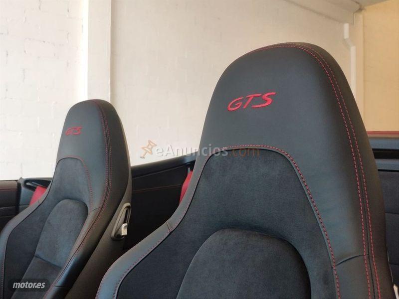 Porsche 911 Carrera 4 GTS Cabriolet de 2019 con 29.000 Km por 136.900 EUR. en Madrid