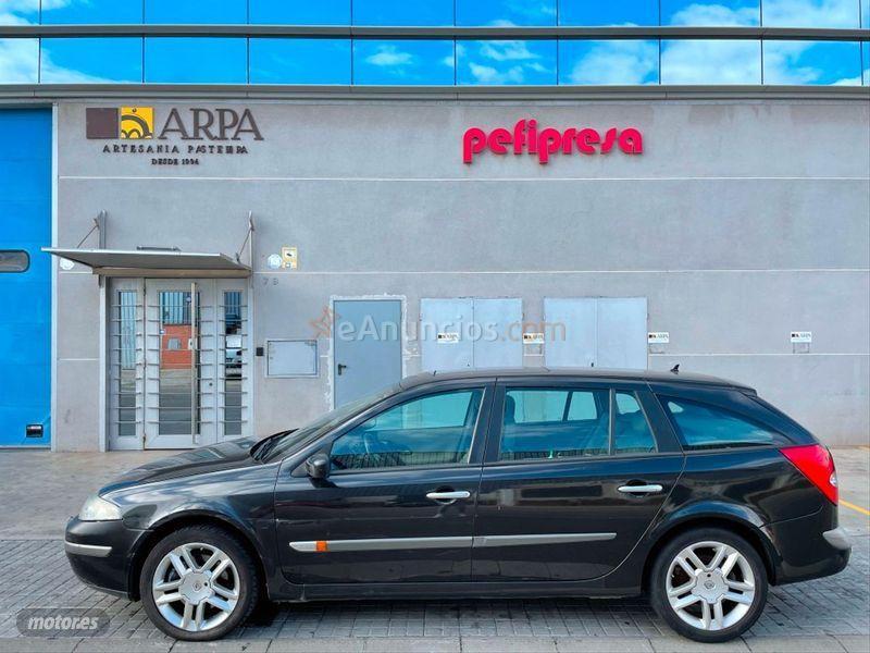 Renault Laguna GRAND TOUR INITIALE 2.2dCi de 2005 con 200.000 Km por 1.600 EUR. en Barcelona