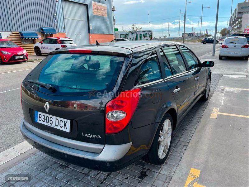 Renault Laguna GRAND TOUR INITIALE 2.2dCi de 2005 con 200.000 Km por 1.600 EUR. en Barcelona