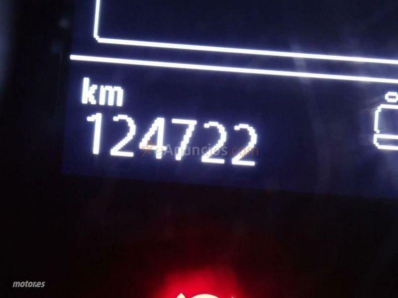 Volkswagen Touran Sport 2.0 TDI 110kW 150CV de 2017 con 124.722 Km por 21.790 EUR. en Madrid