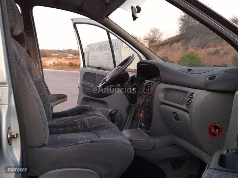 Renault Megane SCENIC PRIVILEGE 1.6 16V de 2001 con 201.003 Km por 1.750 EUR. en Madrid
