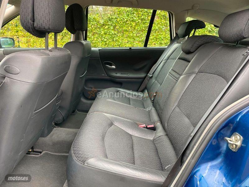 Renault Laguna G.Tour Initiale 2.0dCi 150CV E4 de 2006 con 103.000 Km por 3.990 EUR. en Vizcaya