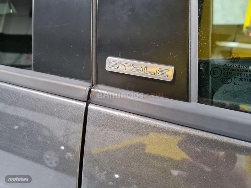 Volkswagen Touran 1.6 TDI 105cv Advance de 2012 con 135.000 Km por 14.900 EUR. en Malaga