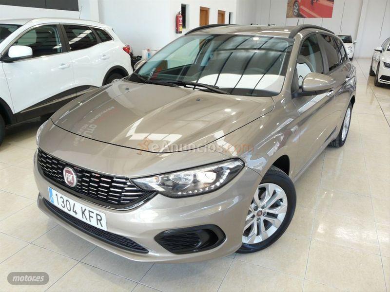 Fiat Tipo 1.4 16v Lounge 70kW 95CV gasolina SW de 2017 con 32.000 Km por 11.899 EUR. en Malaga